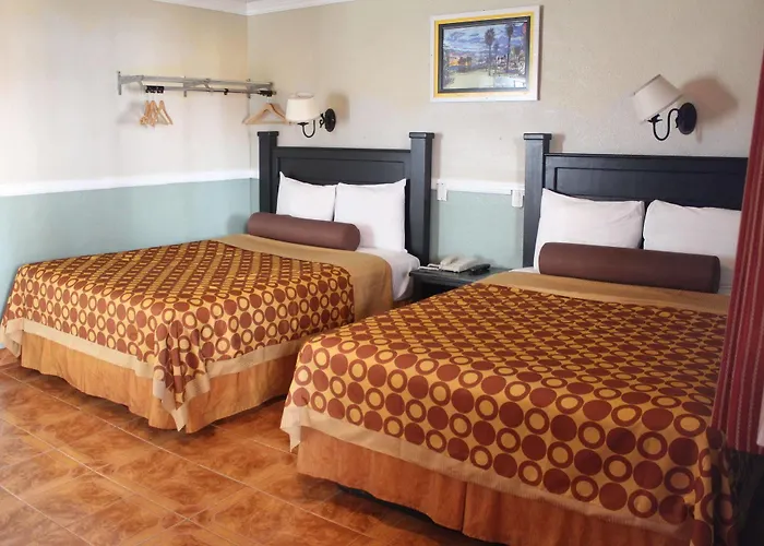 Paradise Inn And Suites