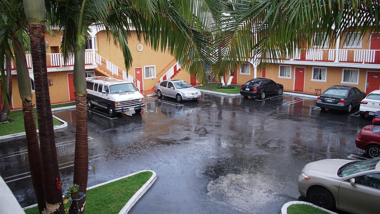 Hotel Paradise And 2*