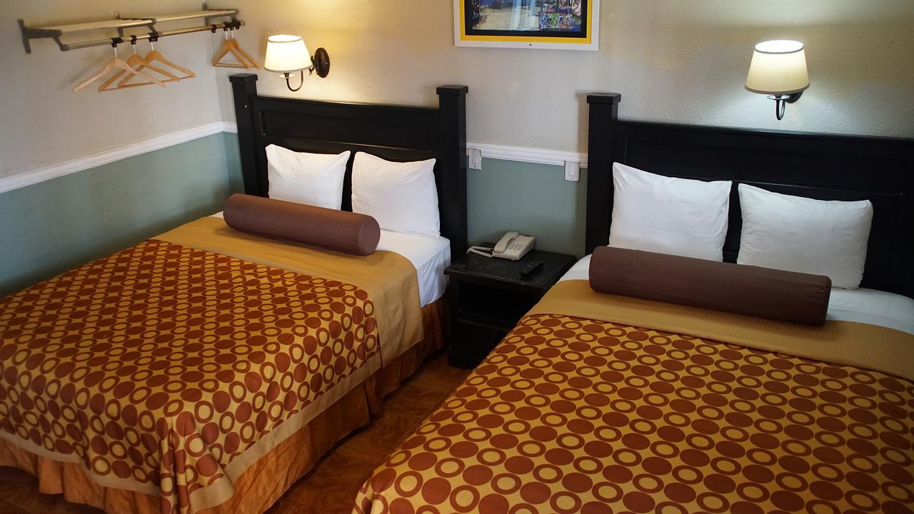 Paradise And Hotel