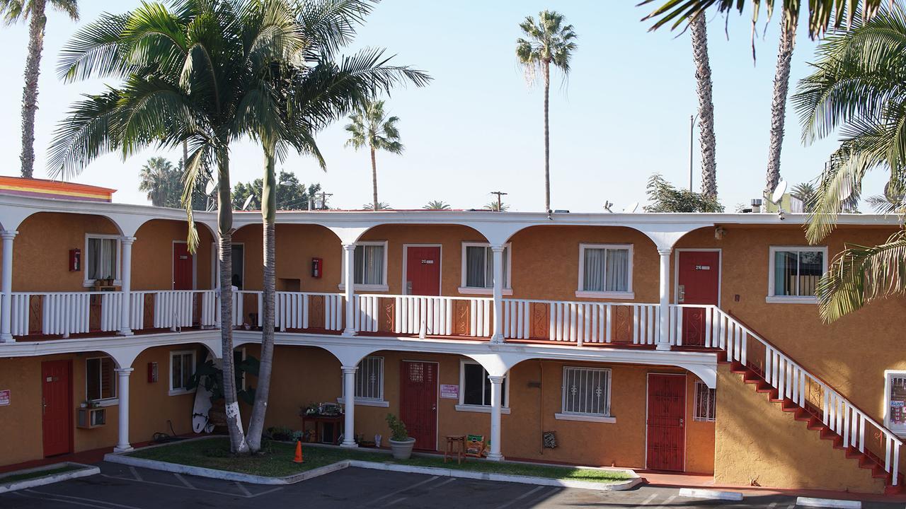 Hotel Paradise And 2*