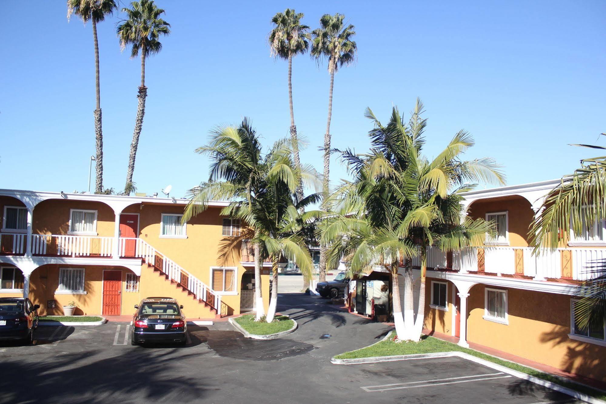 Hotel Paradise And 2*