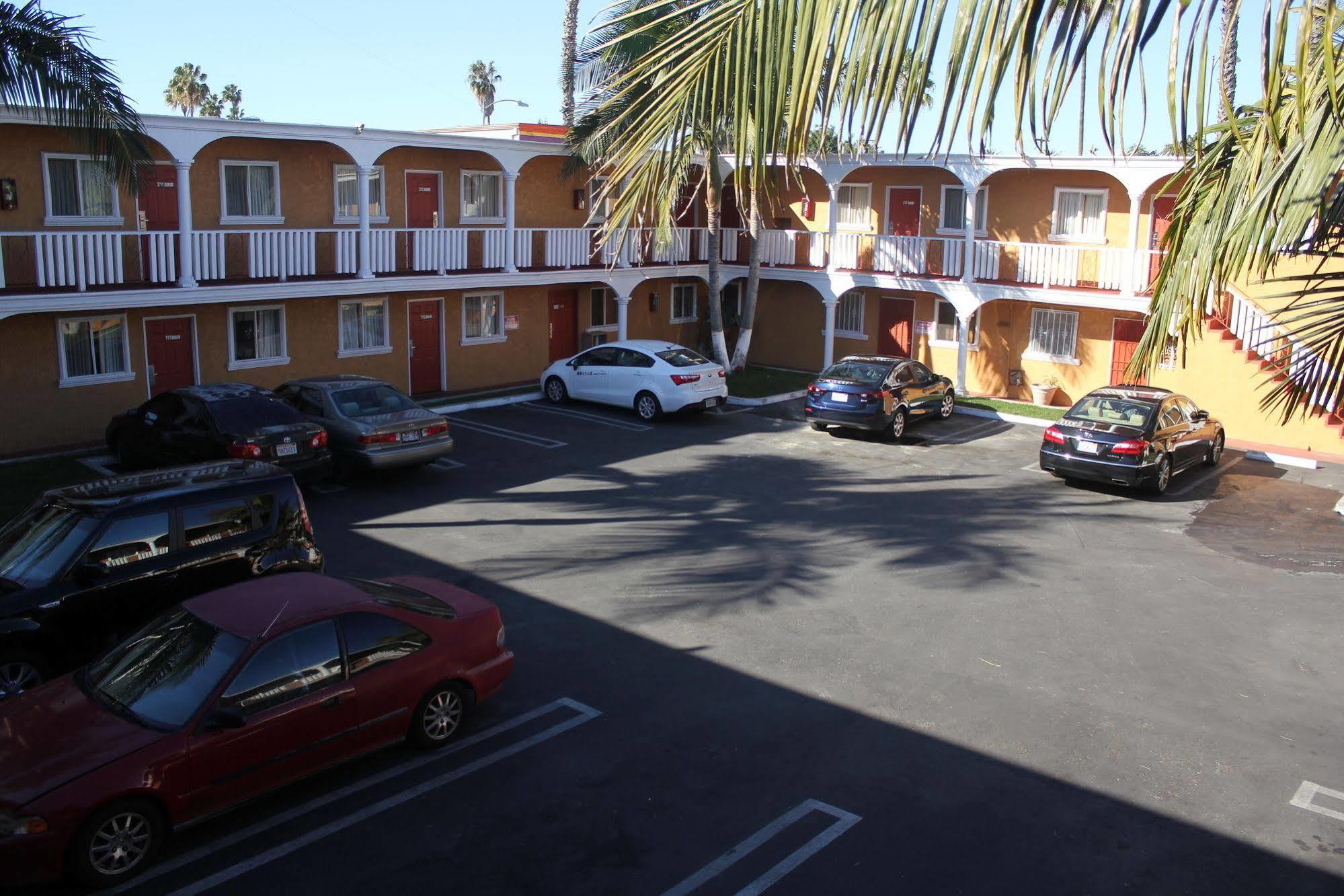 Paradise And Hotel Los Ángeles